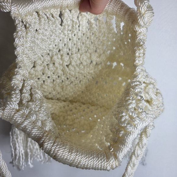 Vintage Style Boho Macrame Fringe Shoulder Bag Off-White Tassel Detail - Picture 4 of 4